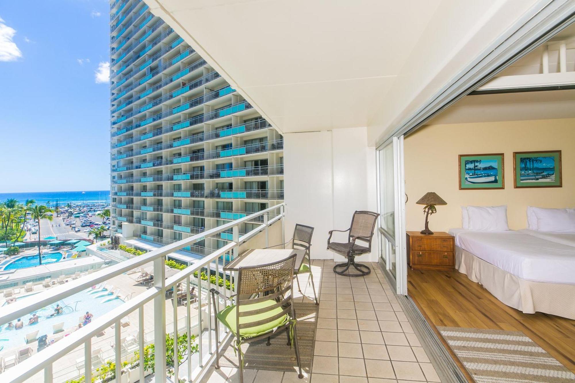 Ilikai Tower 618 Lagoon View 1br