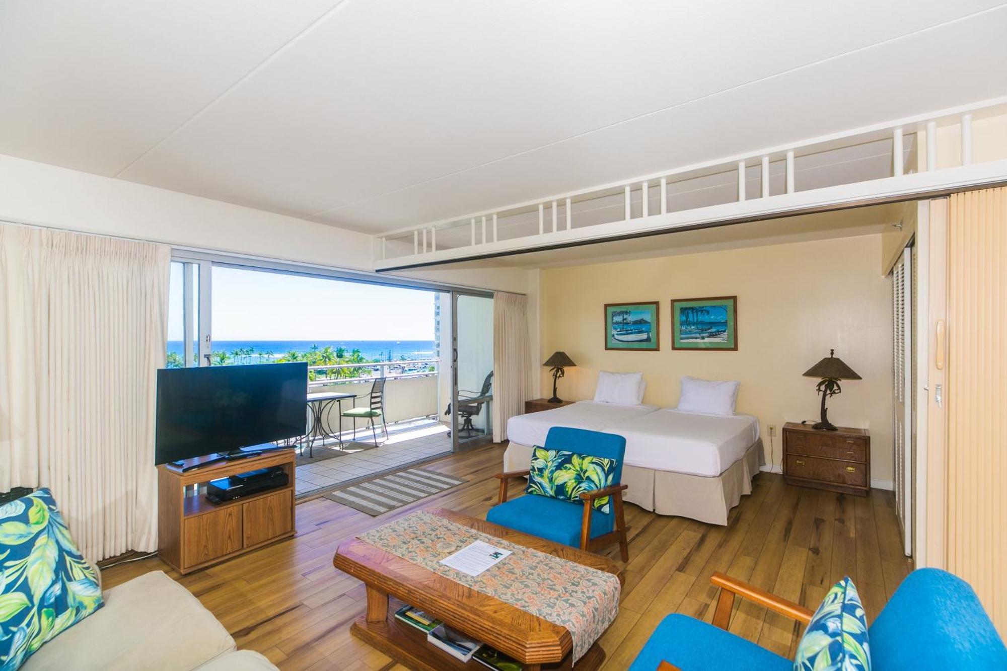 Ilikai Tower 618 Lagoon View 1br Apartment *